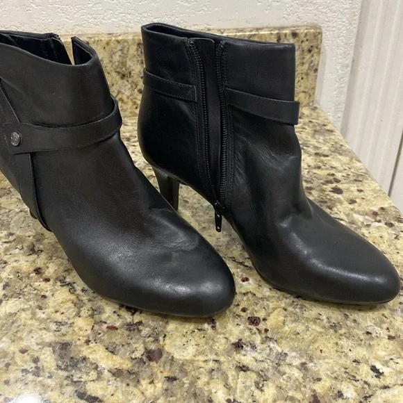 Alex Marie Black Ankle Boots - Picture 3 of 3